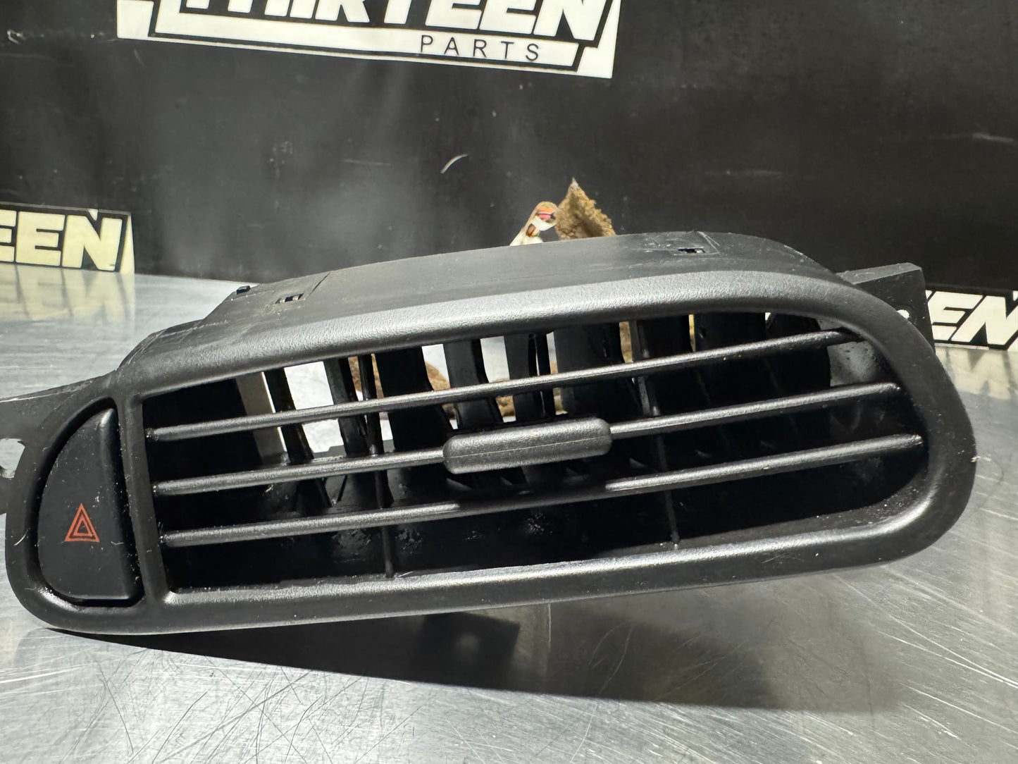 1997-2004 CORVETTE C5 USED OEM CENTER DASH VENT #N168