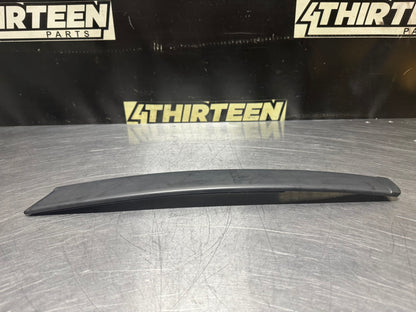 04-06 PONTIAC GTO EXTERIOR B PILLAR WINDOW TRIM RH SIDE 92093112 OEM #N591