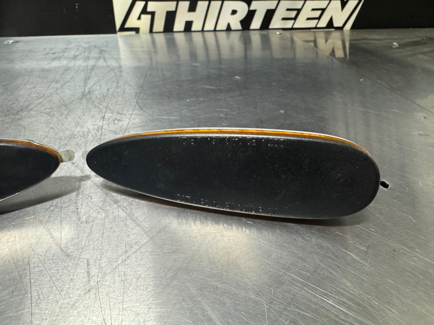 04-06 PONTIAC GTO FRONT BUMPER SIDE MARKERS OEM #N85
