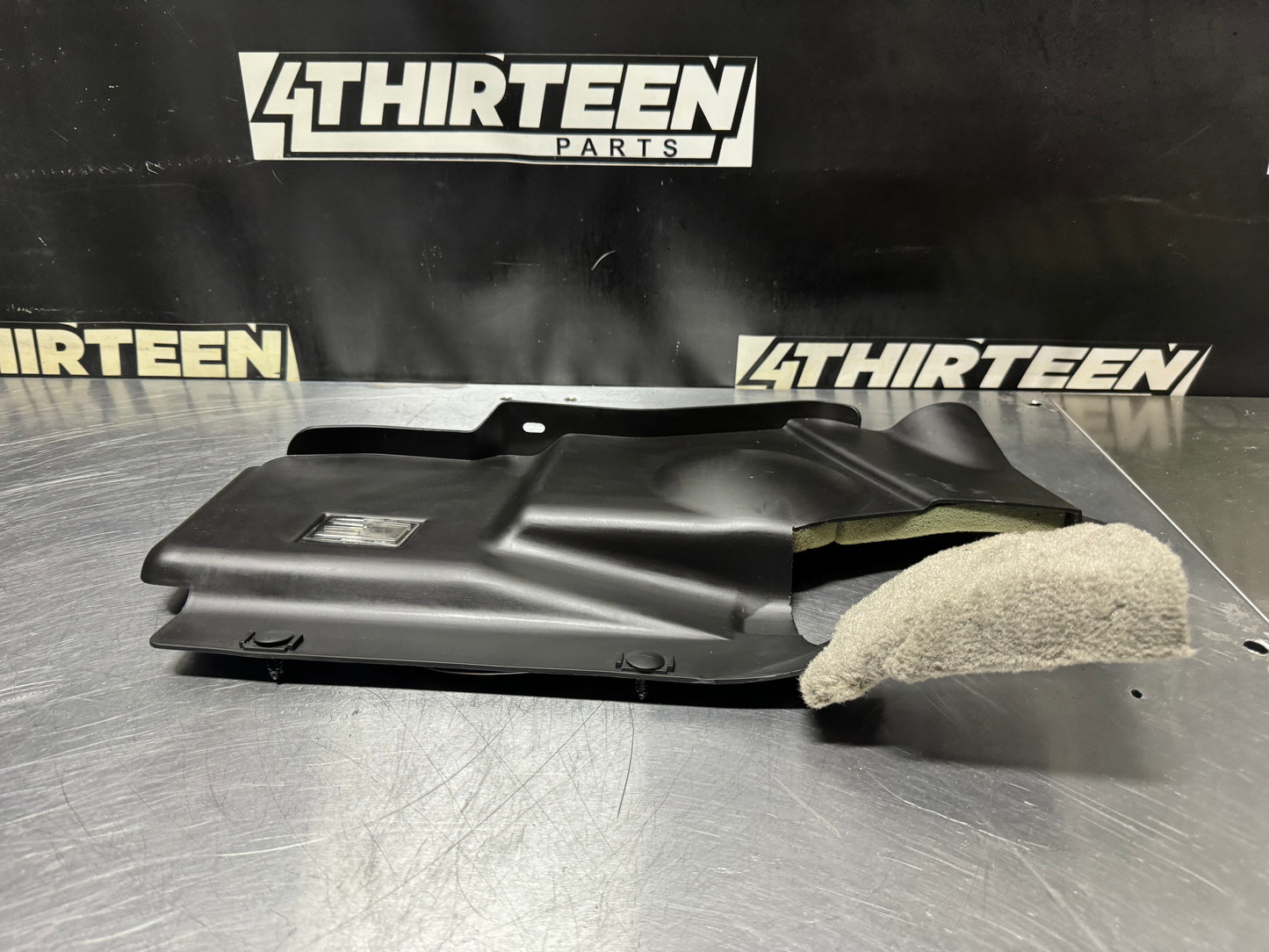 97-04 C5 CORVETTE FRONT RIGHT UNDER DASH HUSH PANEL OEM 10247542 #N182