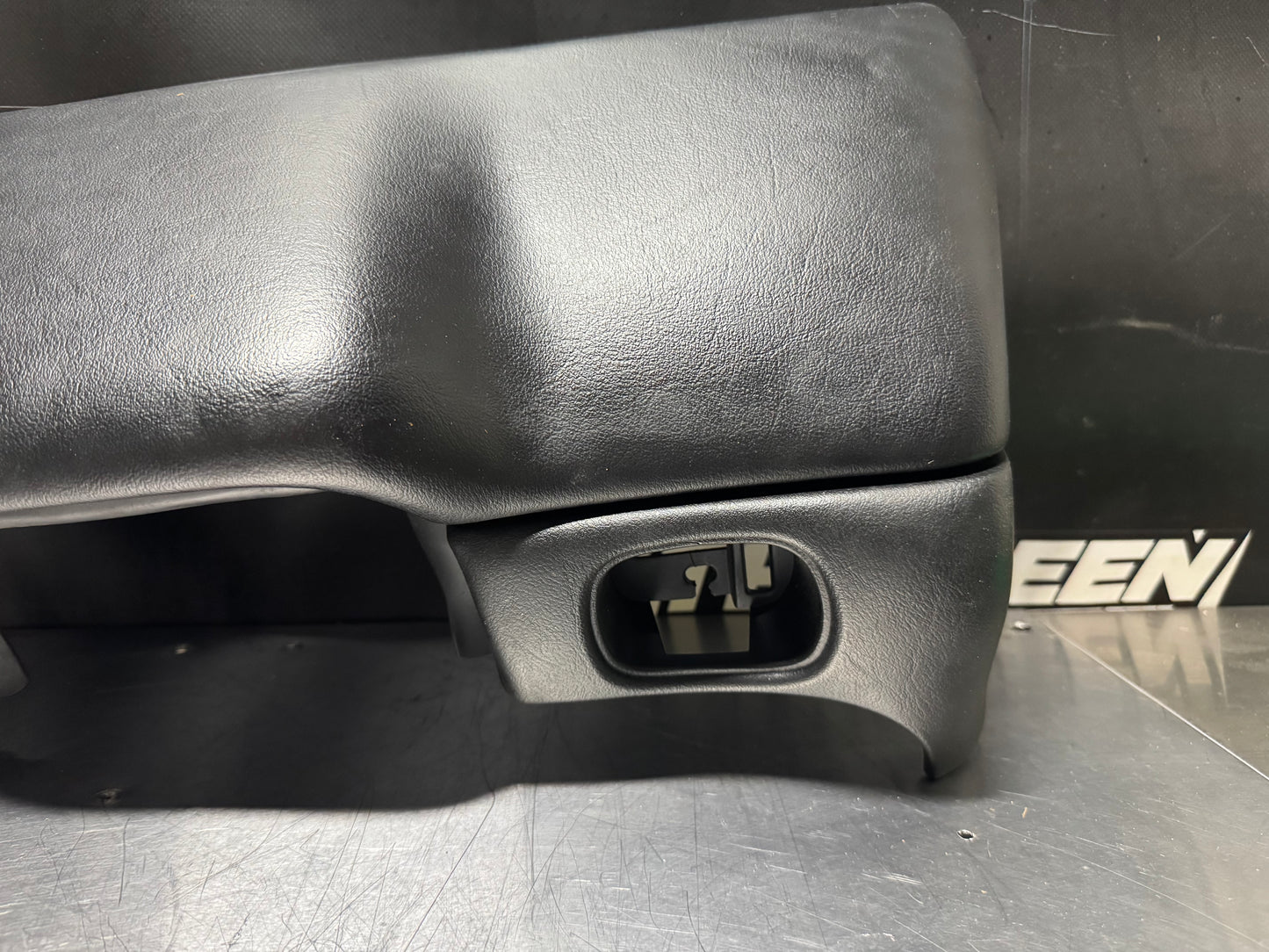 1997 - 2004 CORVETTE C5 OEM KNEE BOLSTER 10281976 OEM #N94