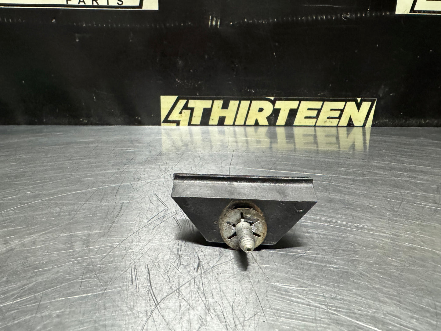 97-04 C5 CORVETTE BATTERY TIE DOWN CLAMP OEM #N676