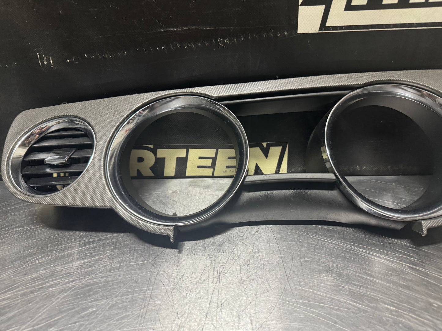 10-14 FORD MUSTANG GT SPEEDOMETER CLUSTER BEZEL AR33-63044D70-A OEM #N427