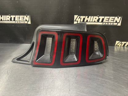 13-14 FORD MUSTANG LED RH PASSENGER TAIL LIGHT DR33-13B504-AG OEM #N337