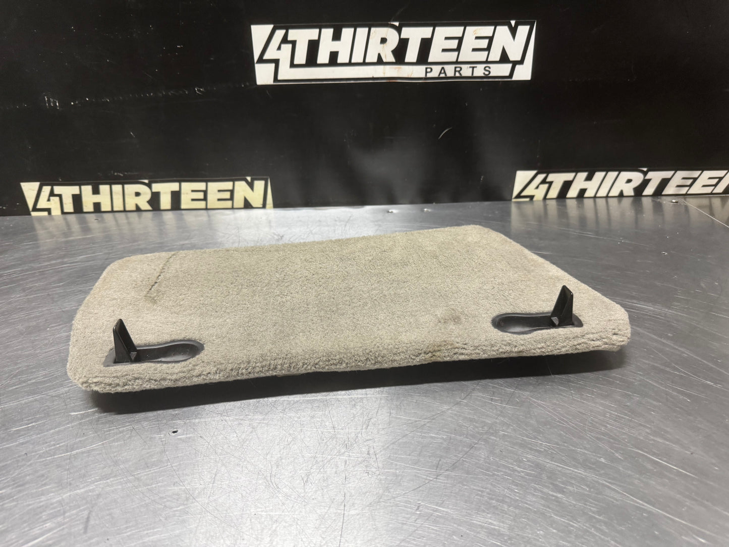 1997-2004 C5 CORVETTE PASSENGER RH FUSE KICK PANEL CARPET COVER 10273083 #N250