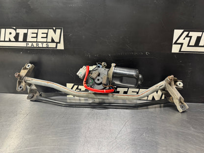 04-06 PONTIAC GTO FRONT WINDSHIELD WIPER MOTOR ASSEMBLY #L450