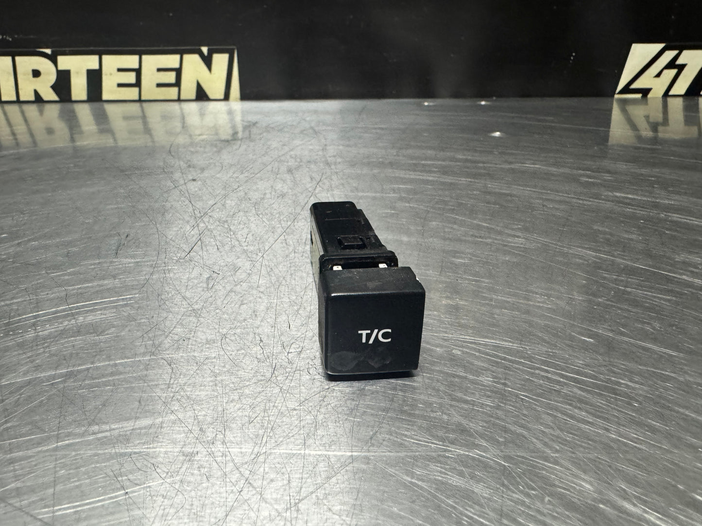 04 PONTIAC GTO MANUAL TRANSMISSION TRACTION CONTROL SWITCH 92111642 OEM #N282