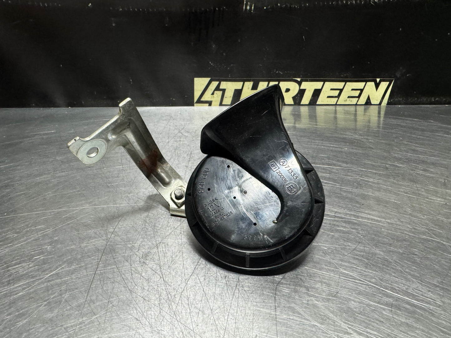04-06 PONTIAC GTO LH DRIVER SIDE HORN OEM #N683