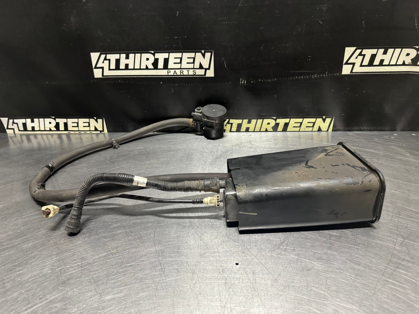 2004 PONTIAC GTO EVAP ASSEMBLY CHARCOAL CANISTER OEM #N543
