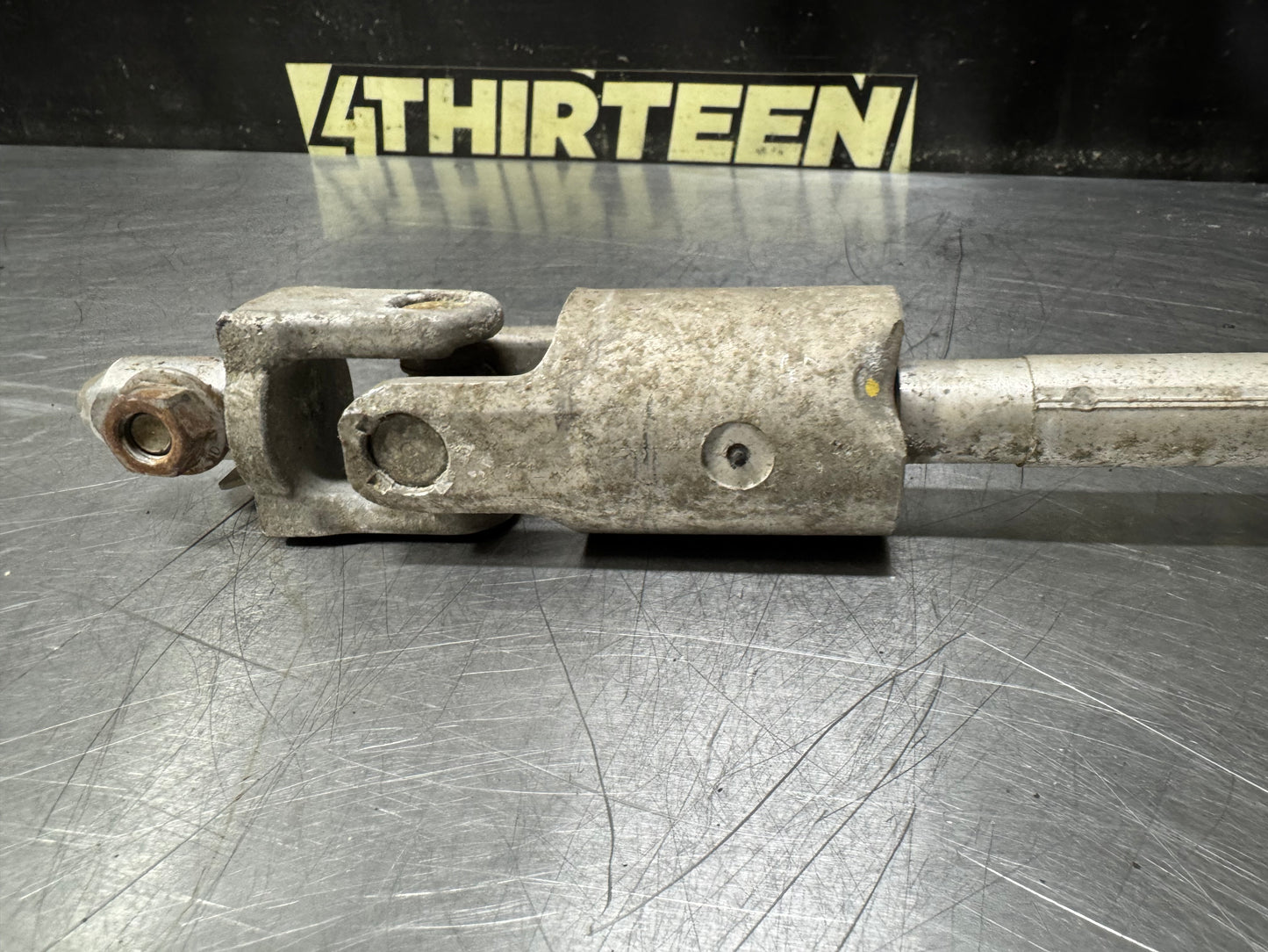 97-04 CORVETTE C5 OEM INTERMEDIATE STEERING SHAFT COLUMN #N826
