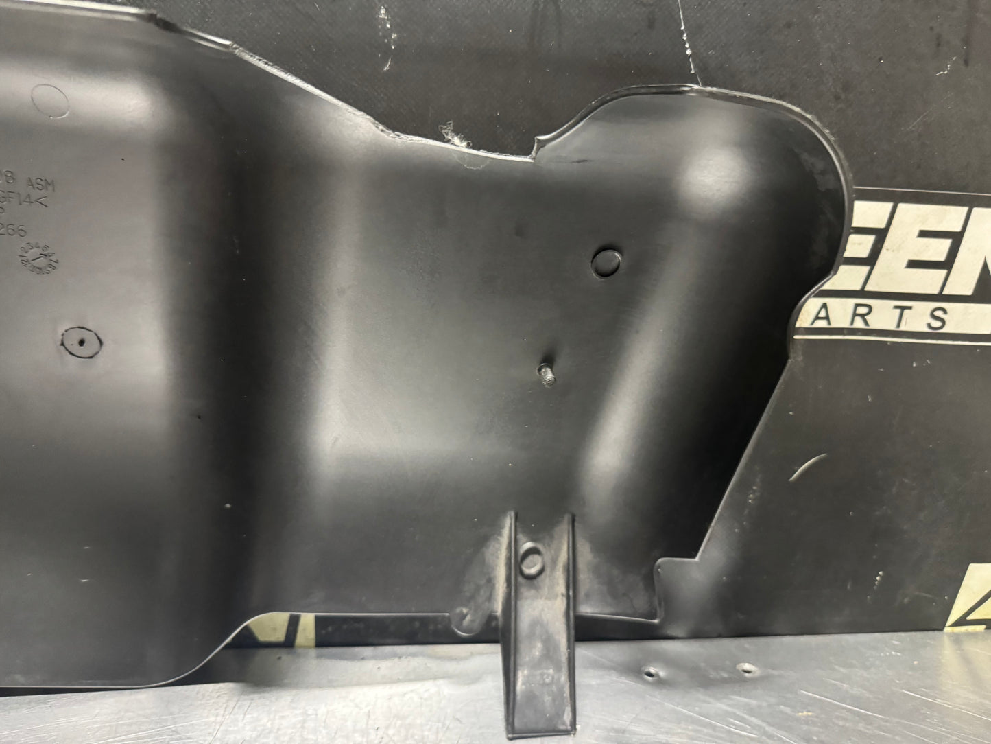 03-06 CHEVY TAHOE GMC YUKON CADILLAC ESCALADE ENGINE COVER 12597908 OEM #N551