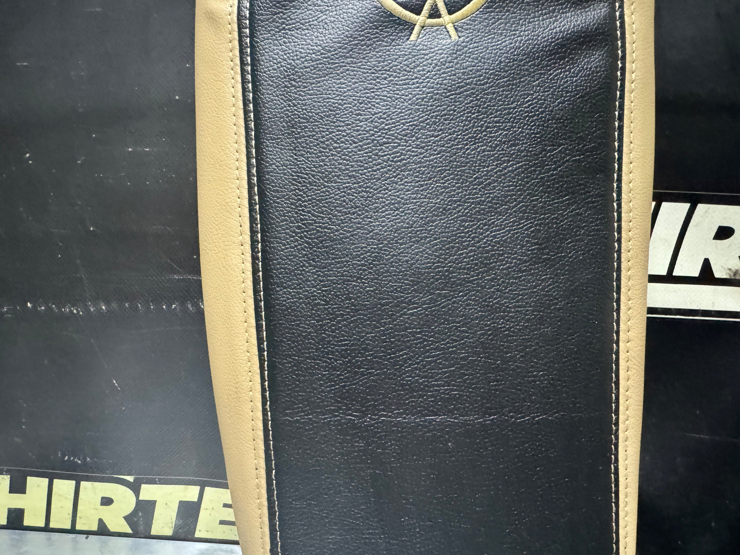 97-04 C5 CORVETTE CENTER CONSOLE LID ARMREST LEATHER COVER OEM #N521