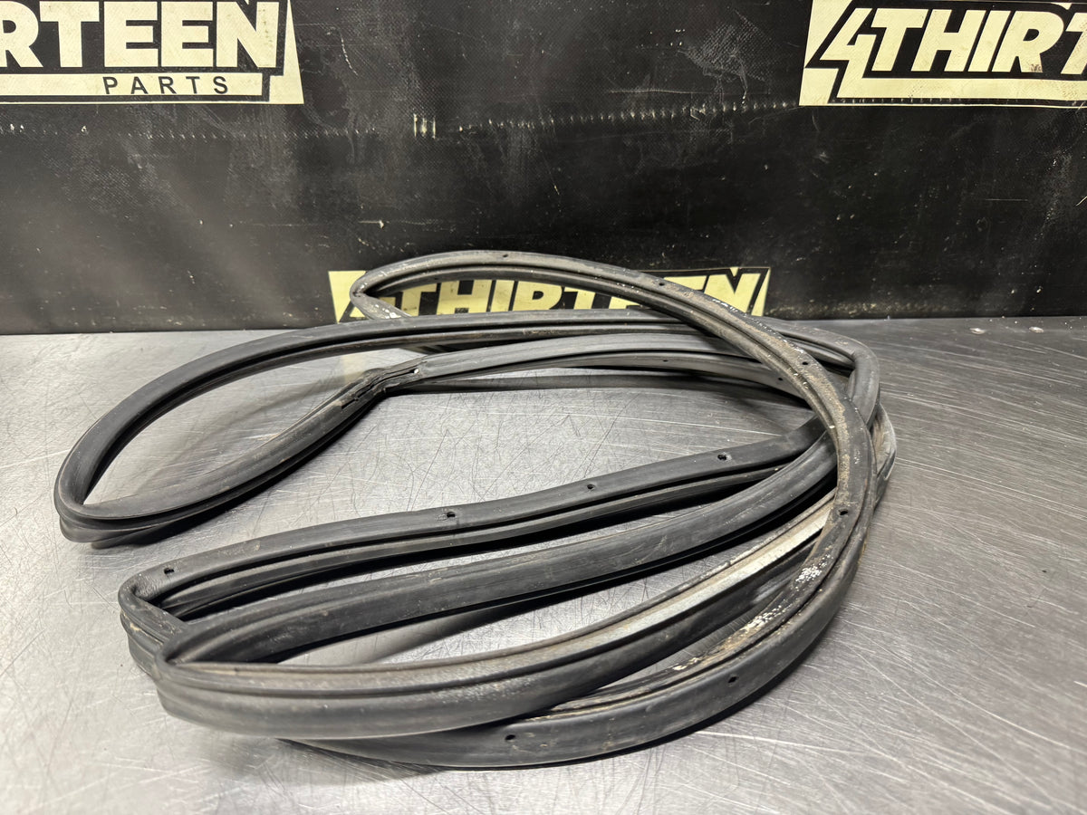 04-06 PONTIAC GTO LH DRIVER DOOR SILL WEATHER STRIP SEAL OEM #N939