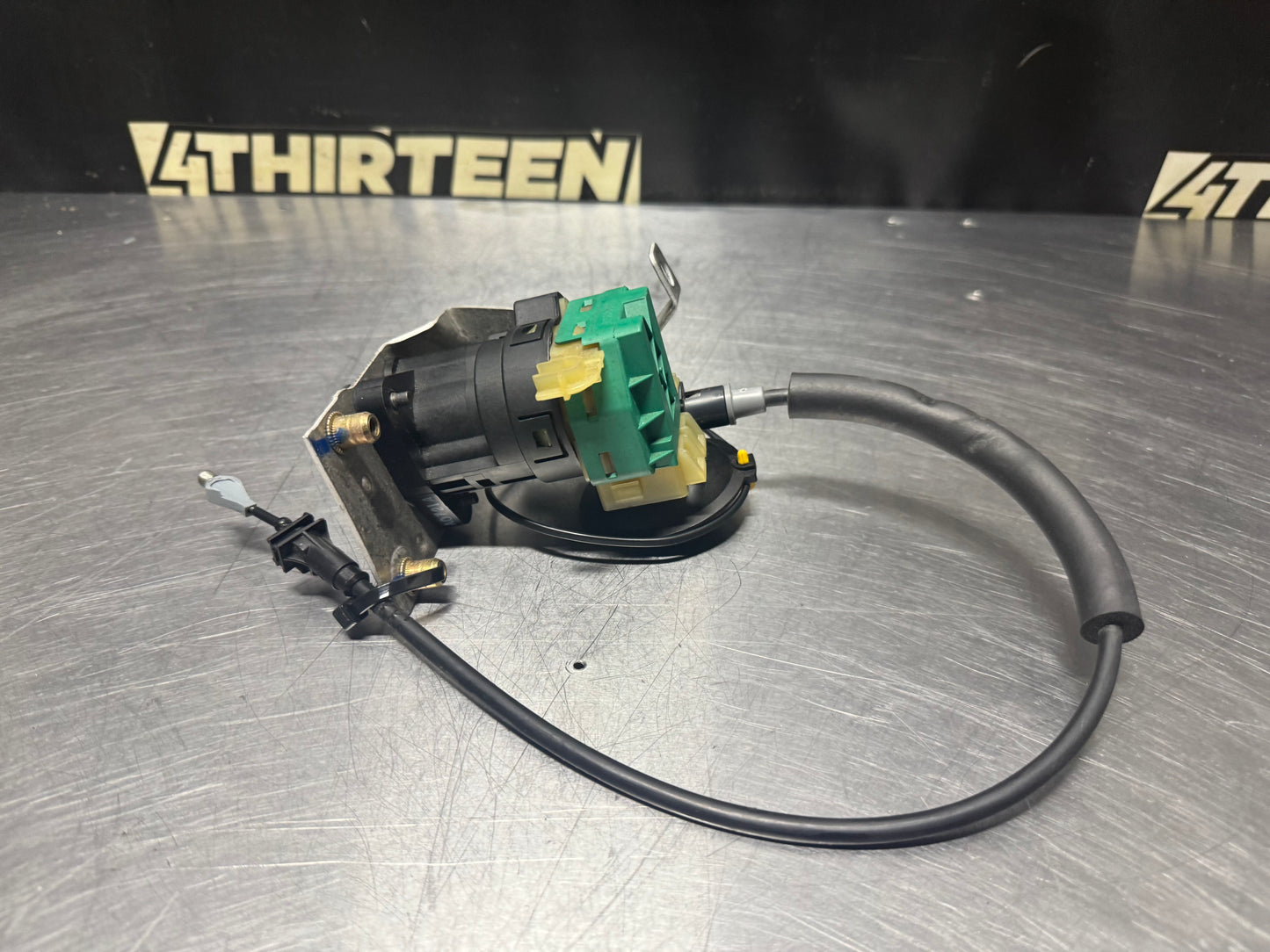 1997 - 2004 CORVETTE C5 IGNITION SWITCH W/ KEY OEM 10308321 #N349