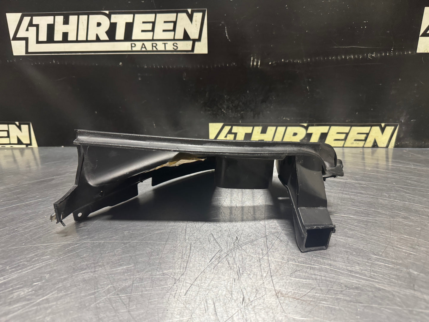 04-06 PONTIAC GTO RH PASSENGER SIDE DEFROST VENT TRIM OEM #N615