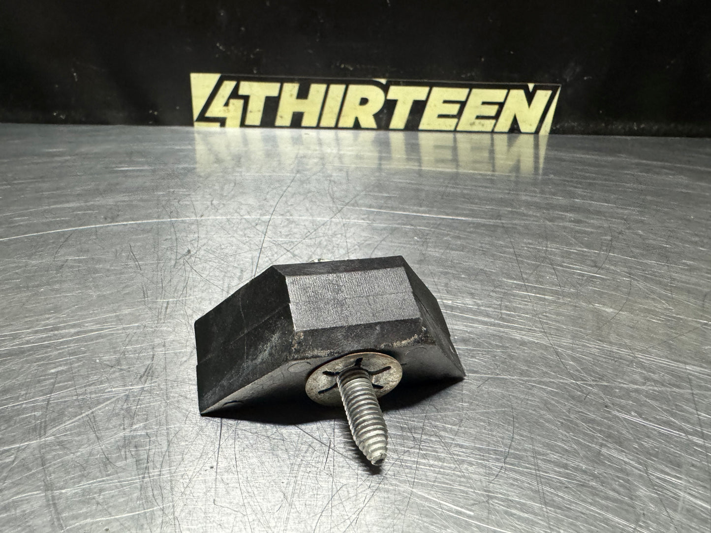 97-04 C5 CORVETTE BATTERY TIE DOWN CLAMP OEM #N676