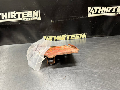 04-06 PONTIAC GTO BATTERY TRAY OEM #N712