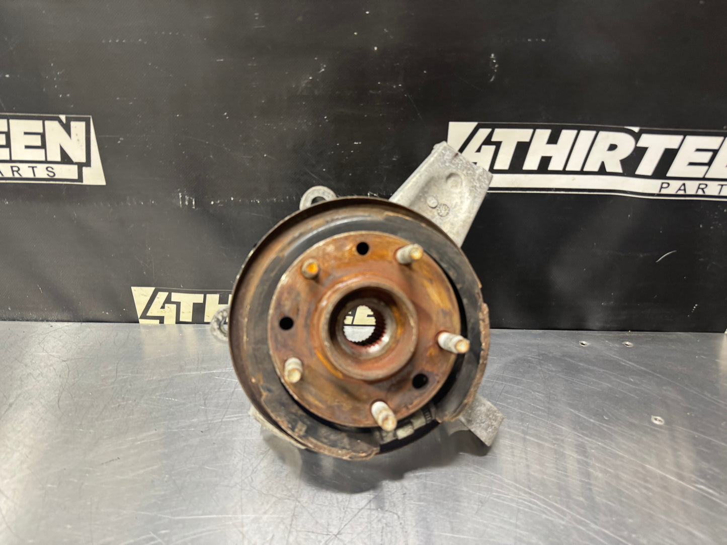 1997-2004 CORVETTE C5 LEFT DRIVER REAR SPINDLE KNUCKLE HUB OEM #N70