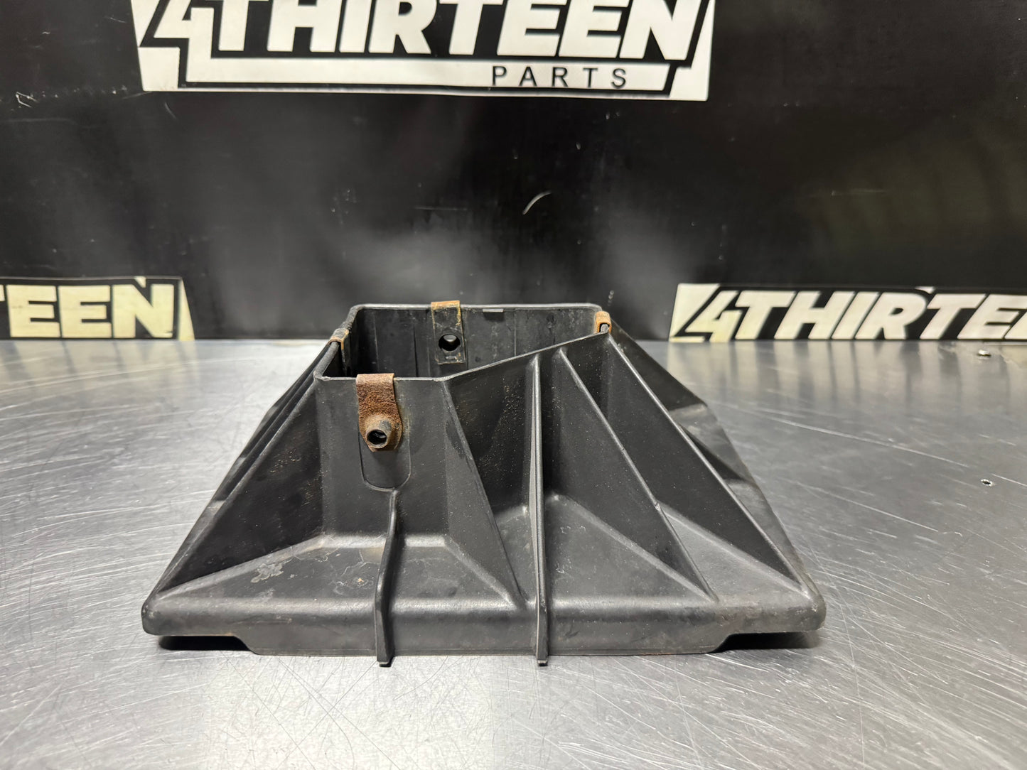 97-04 C5 CORVETTE BATTERY TRAY OEM 10268430 #N160
