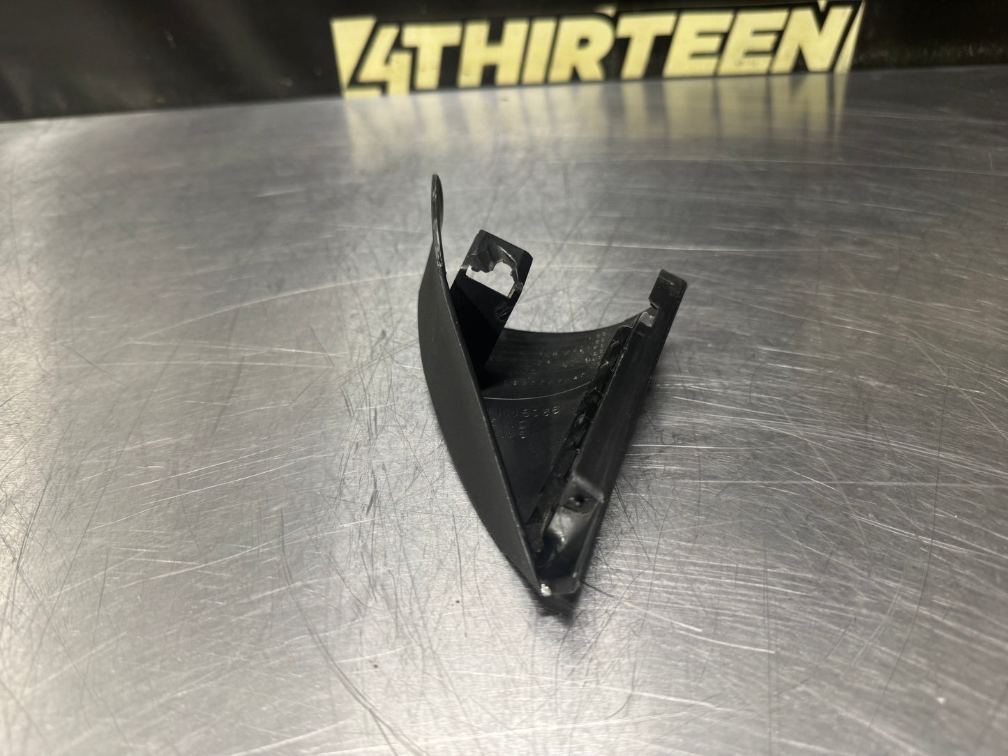 04-06 GTO PASSENGER RH SIDE DOOR PANEL MIRROR VENT TRIM OEM 92091111 #N618