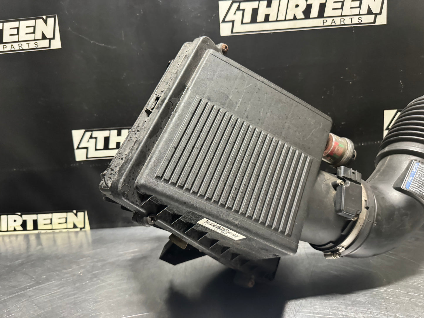 01-05 CHEVY SILVERADO 6.6L LLY DURAMAX AIR INTAKE AIR BOX ASSEMBLY OEM #N456