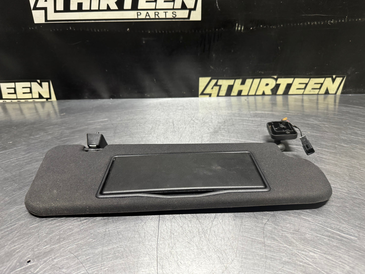 04-06 PONTIAC GTO RH PASSENGER SIDE SUN VISOR OEM #N684