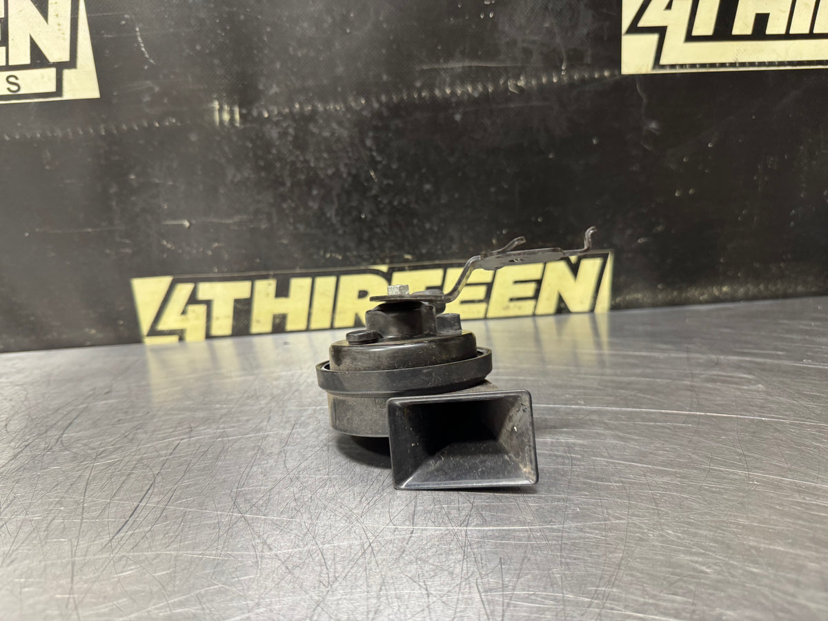 10-15 CAMARO SS RH PASSENGER SIDE HORN OEM #N964