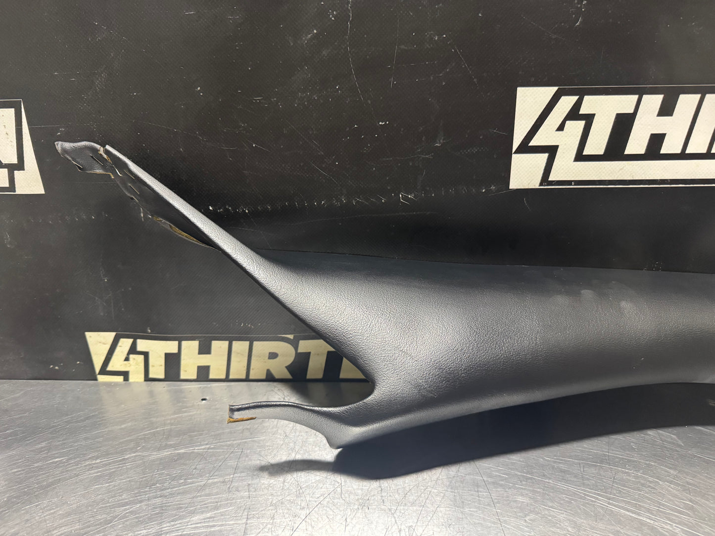 1997-2004 C5 CORVETTE RH PASSENGER FRONT A PILLAR TRIM EBONY OEM #N263