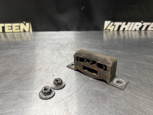 1997-2004 C5 CORVETTE REAR RUBBER EXHAUST HANGER #N122