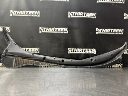 97-04 C5 CORVETTE WINDSHIELD WIPER COWL 10446063 OEM #N59