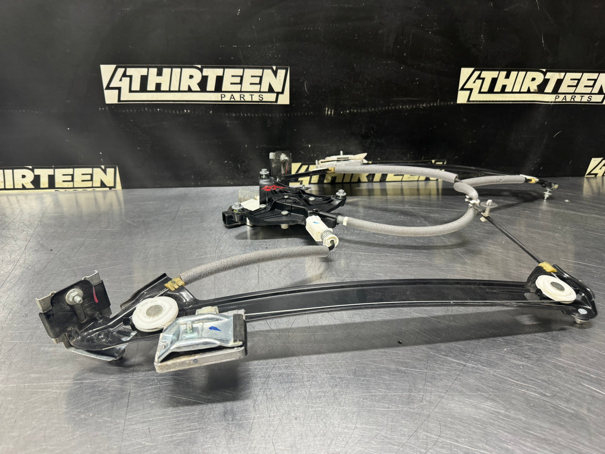 2015 FORD MUSTANG RH PASSENGER SIDE WINDOW MOTOR REGULATOR ASSEMBLY OEM #V53