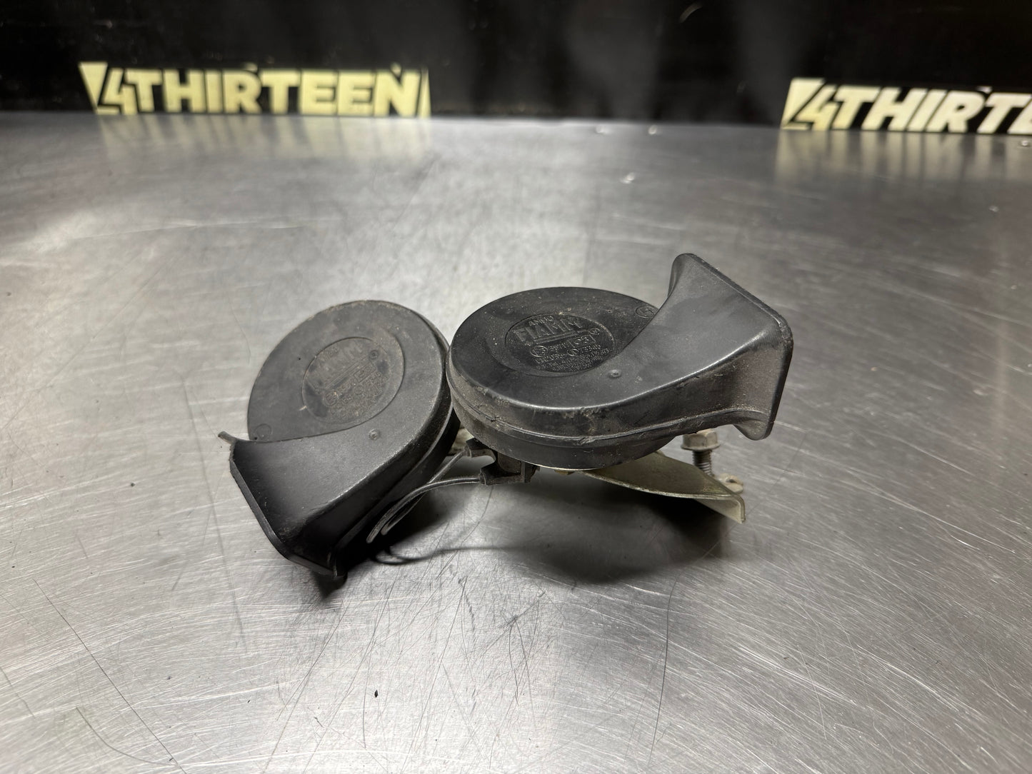 97-04 CORVETTE C5 OEM GM HORN SET #N840