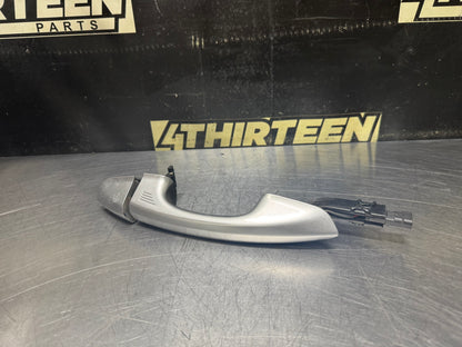 2015 FORD MUSTANG GT RH PASSENGER SIDE EXTERIOR DOOR HANDLE SILVER OEM #V19
