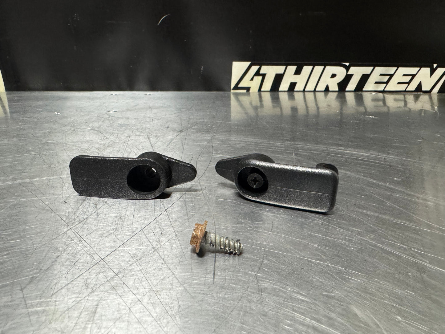 97-04 C5 CORVETTE SUN VISOR CLIPS OEM #N192