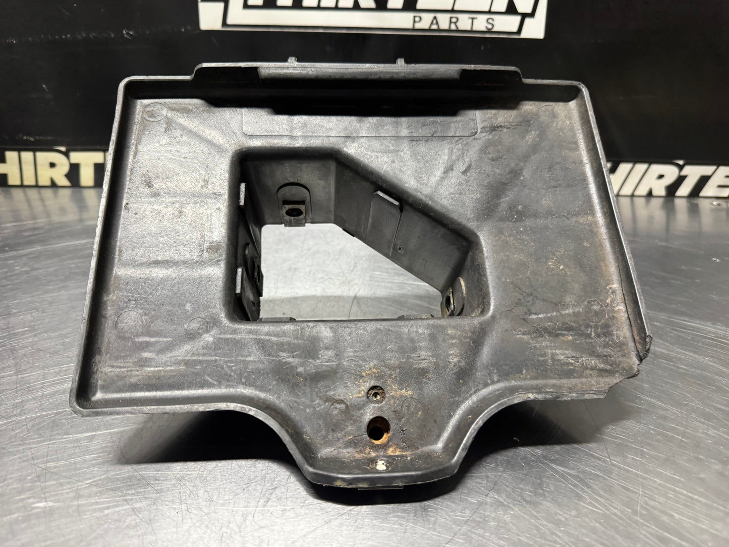 97-04 C5 CORVETTE BATTERY TRAY OEM 10268430 #N160