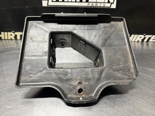 97-04 C5 CORVETTE BATTERY TRAY OEM 10268430 #N160
