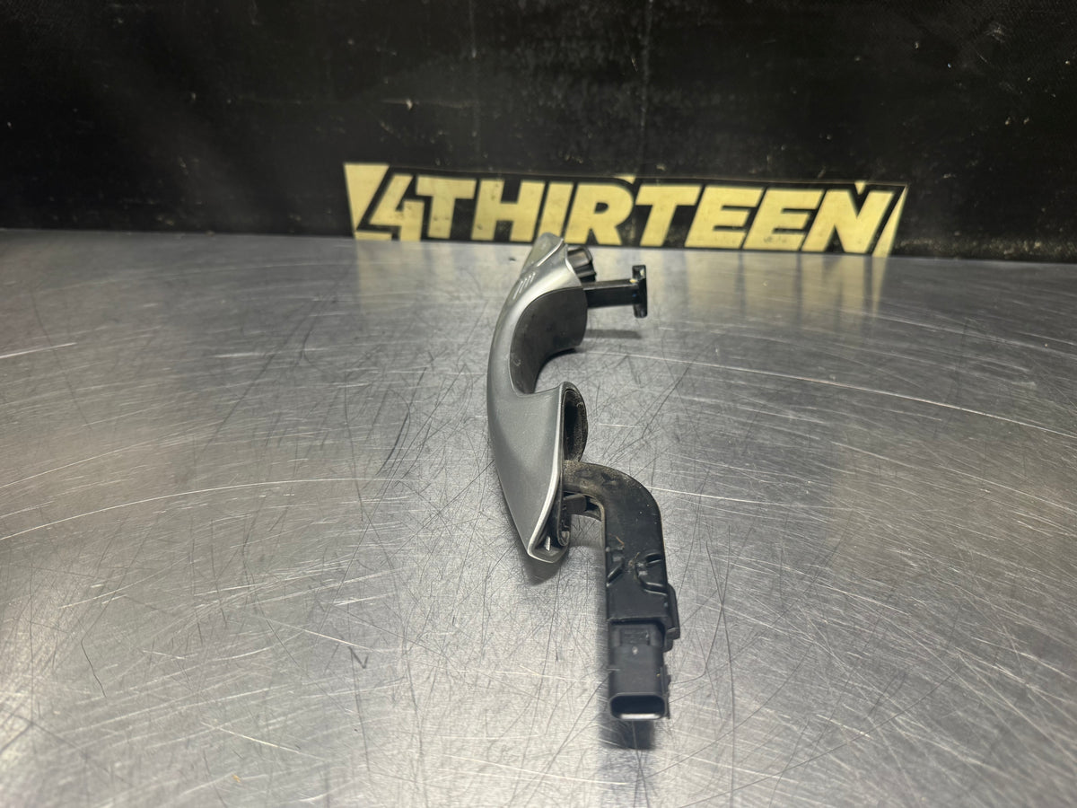 2015 FORD MUSTANG GT RH PASSENGER SIDE EXTERIOR DOOR HANDLE SILVER OEM #V19