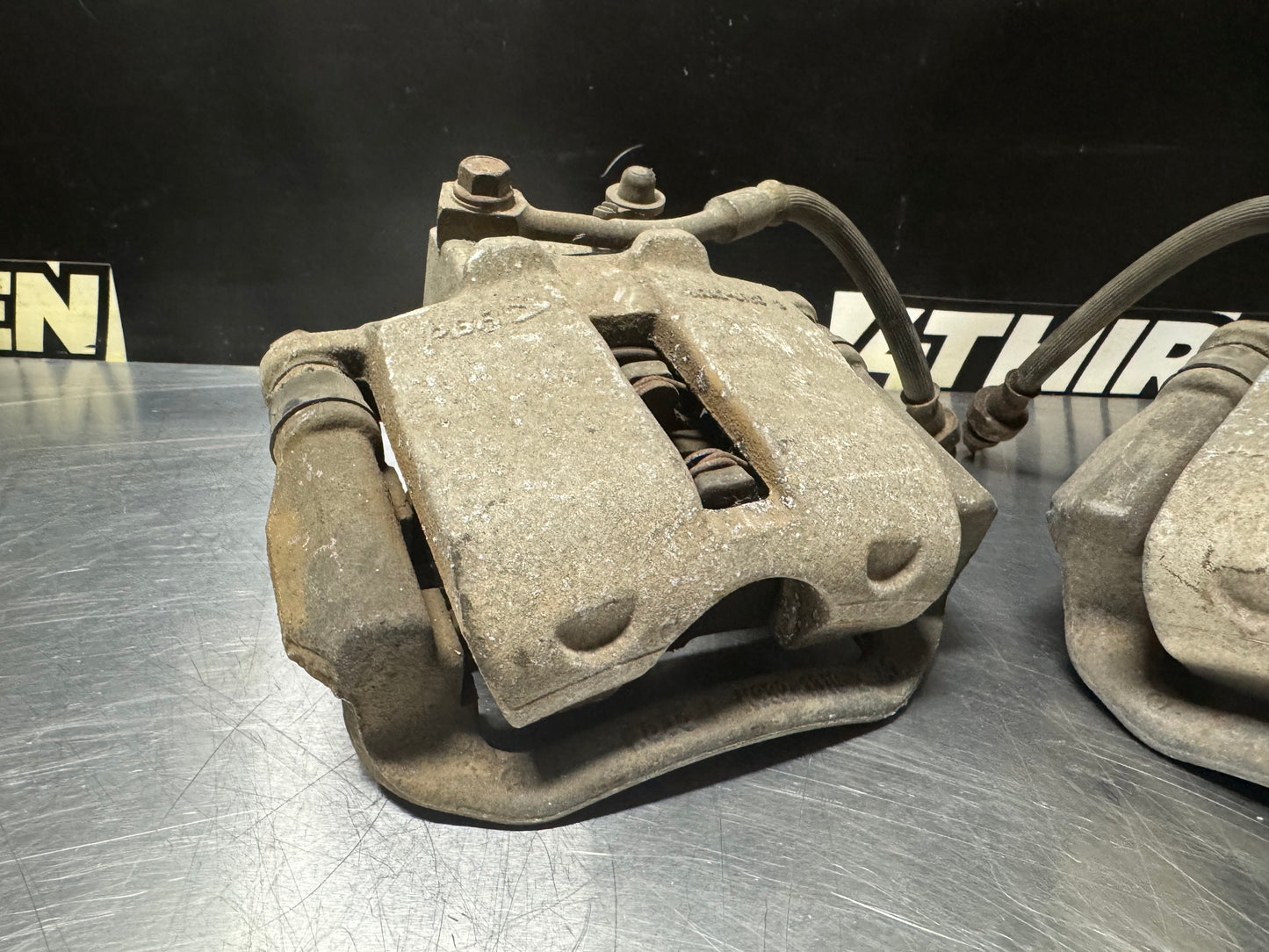 04-06 PONTIAC GTO REAR BRAKE CALIPERS OEM #N83