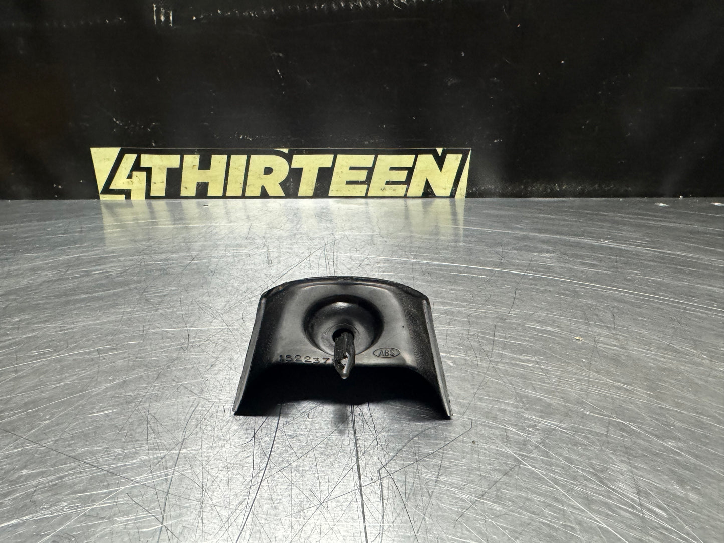 97 -04 CORVETTE C5 SEAT TRACK COVER #N595