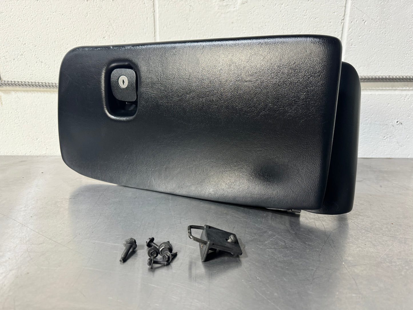 1997-2004 C5 CORVETTE OEM GLOVE BOX BLACK #L446