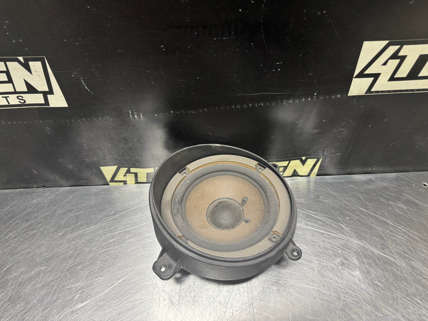 04-06 PONTIAC GTO REAR DECK SPEAKER 92100881 OEM #N570