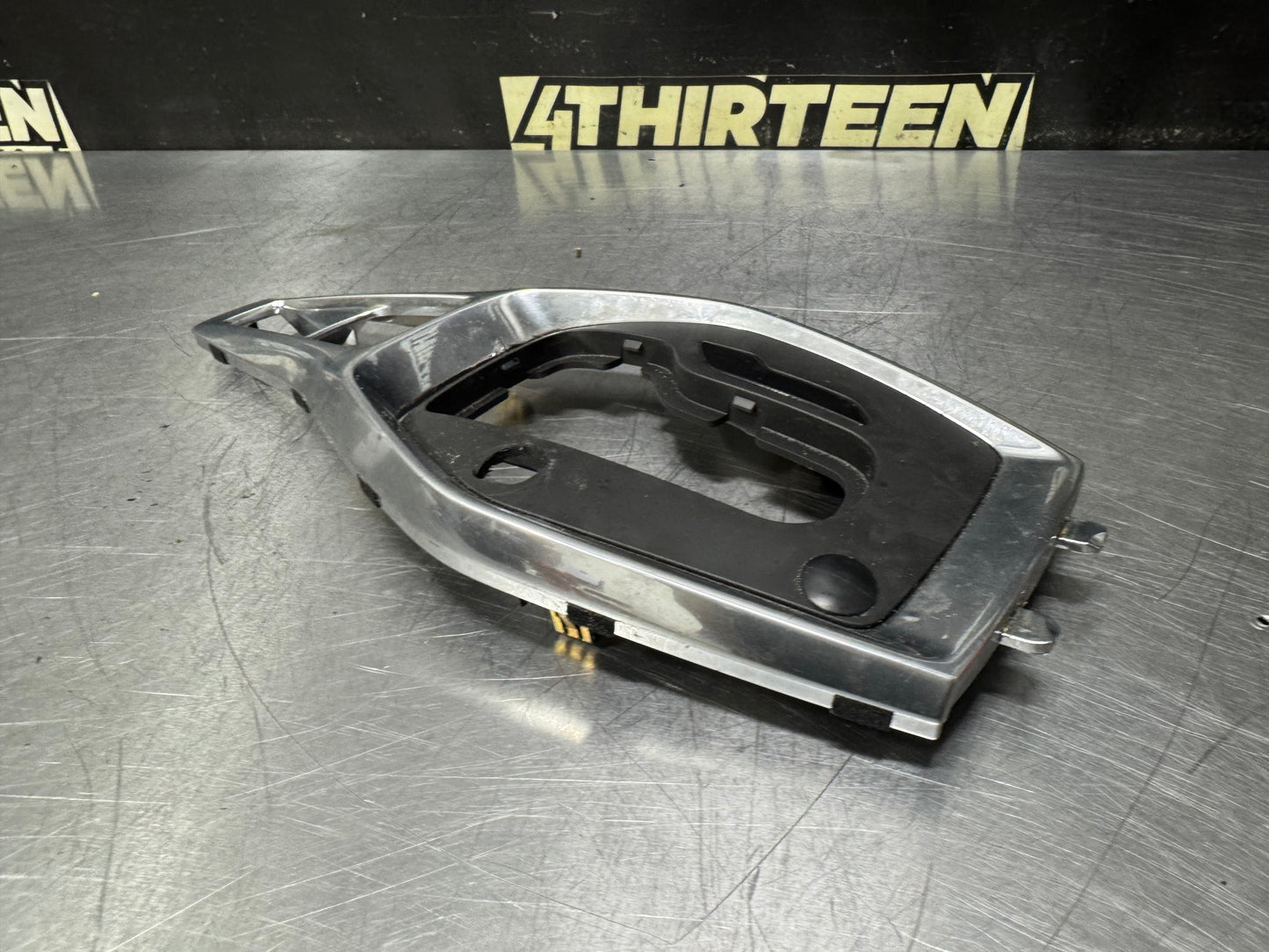 2019 CAMARO SS AUTOMATIC SHIFTER BEZEL TRIM OEM   #N752