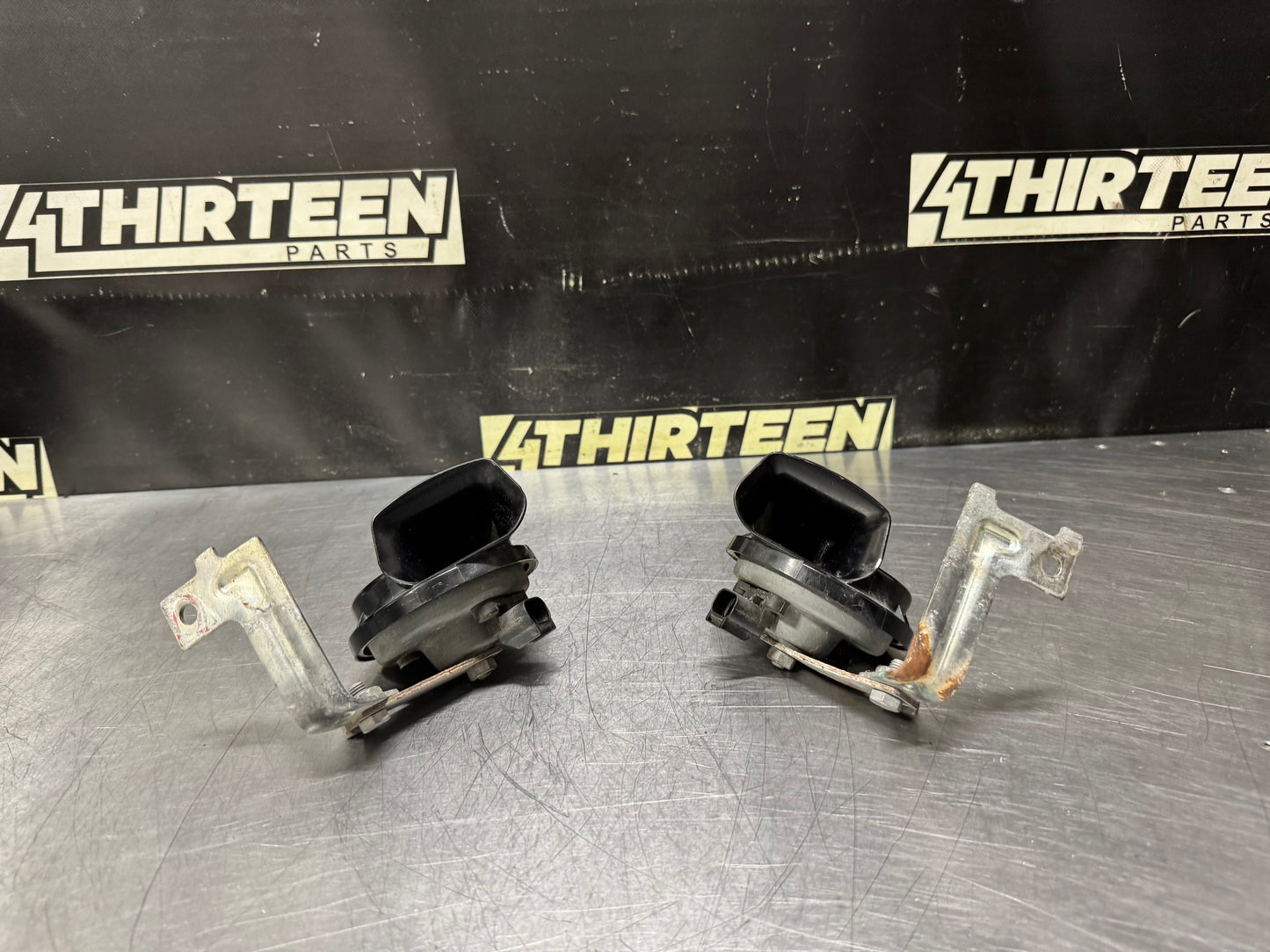 04-06 PONTIAC GTO HORN SET OEM #N704