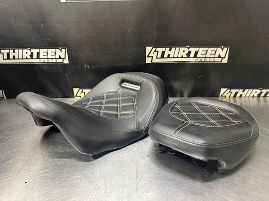 2010 HARLEY DAVIDSON STREET GLIDE 2 UP SEAT #N332