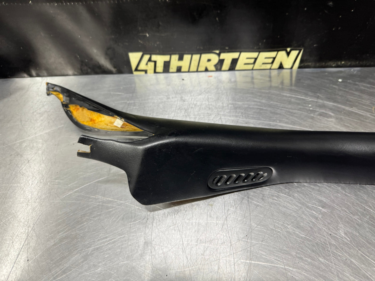 97-04 CORVETTE C5 A-PILLAR TRIM MOLDING PANEL RH #N793