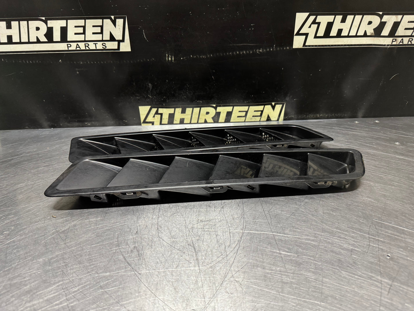 2013 FORD MUSTANG GT HOOD VENT LOUVERS PAIR BLCK OEM #N649