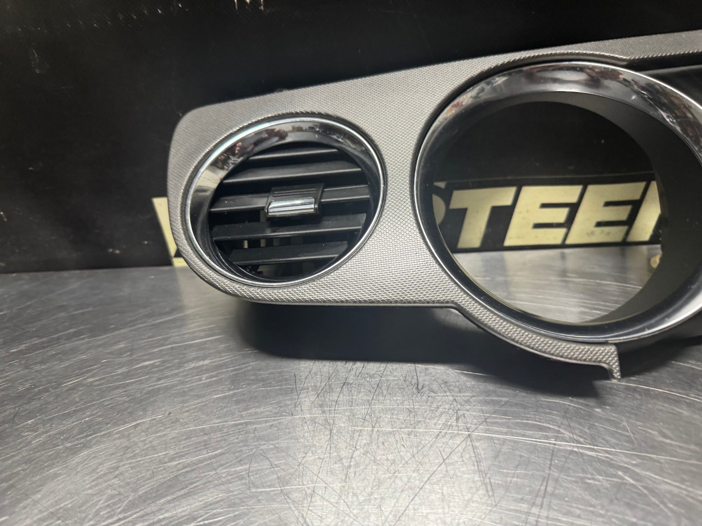 10-14 FORD MUSTANG GT SPEEDOMETER CLUSTER BEZEL AR33-63044D70-A OEM #N427