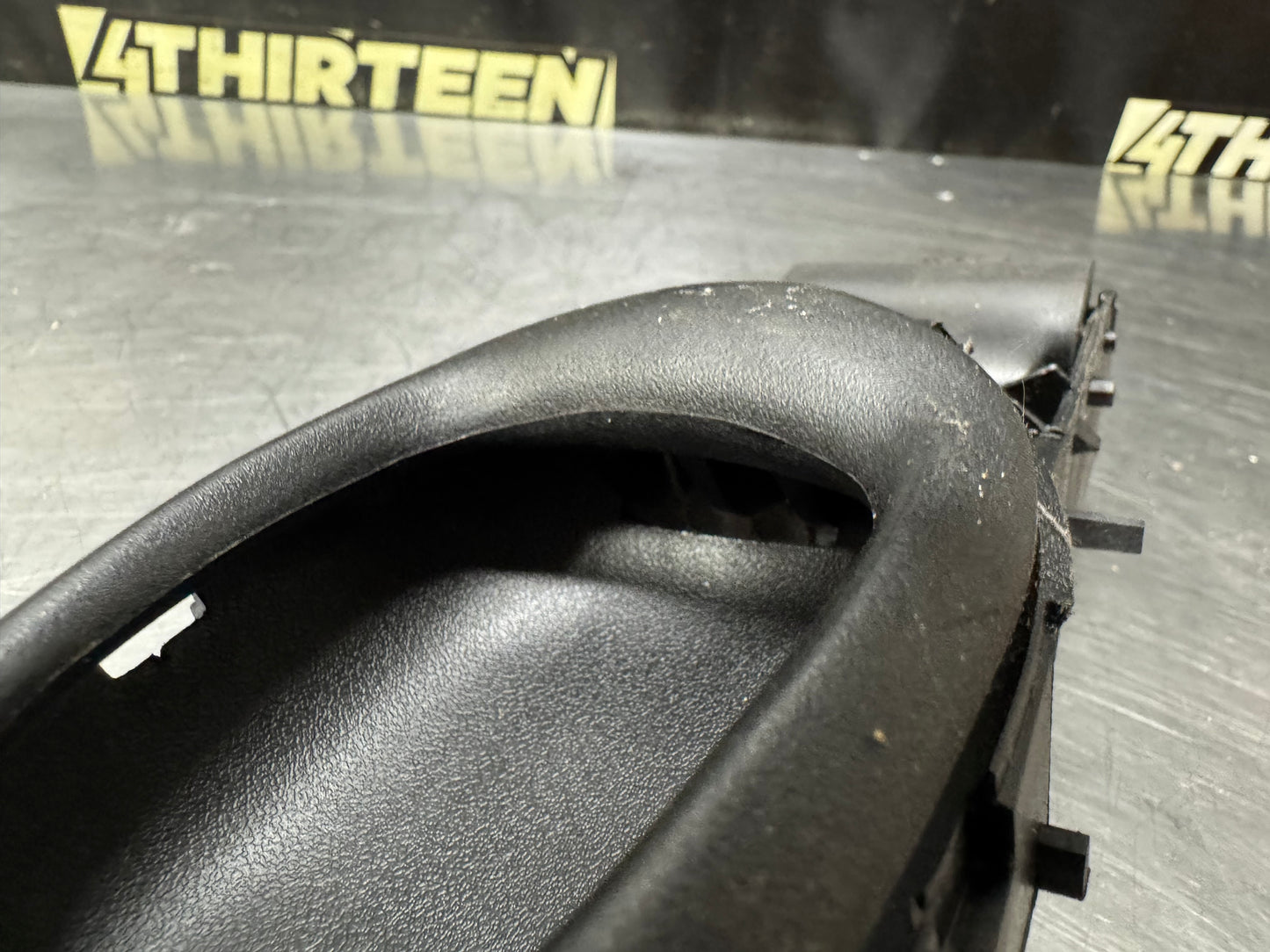 1997–2004 CORVETTE C5 INTERIOR RH PASSENGER DOOR HANDLE #N828