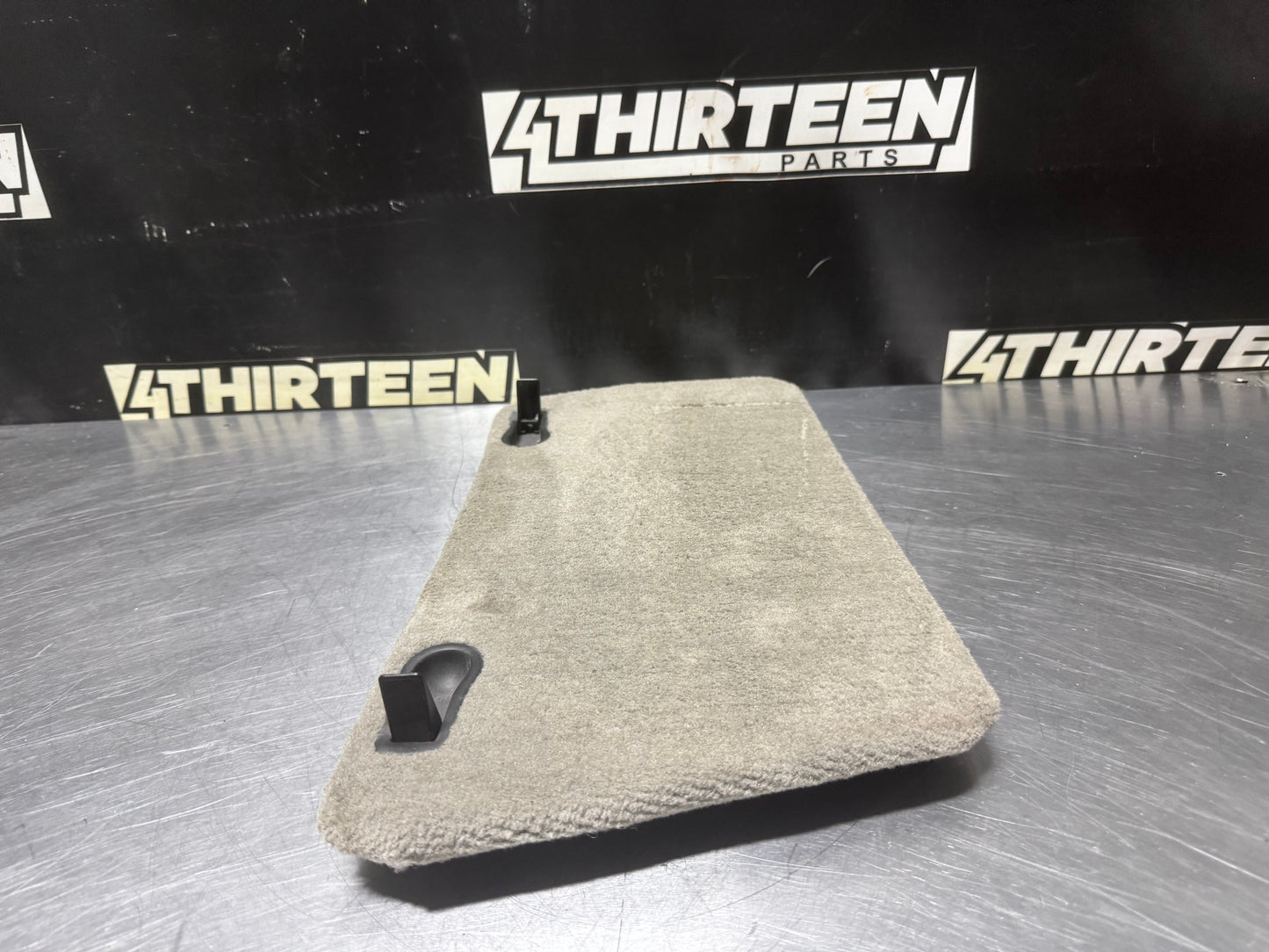 1997-2004 C5 CORVETTE PASSENGER RH FUSE KICK PANEL CARPET COVER 10273083 #N250