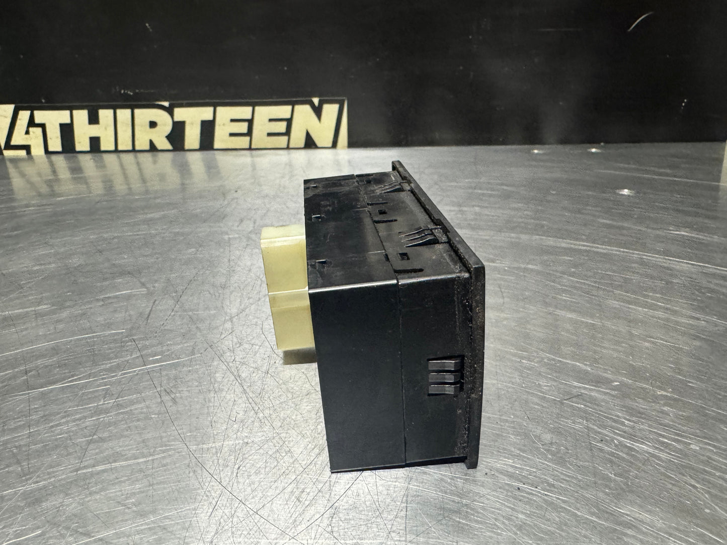 04-06 PONTIAC GTO WINDOW SWITCHES 92111692 OEM #N284
